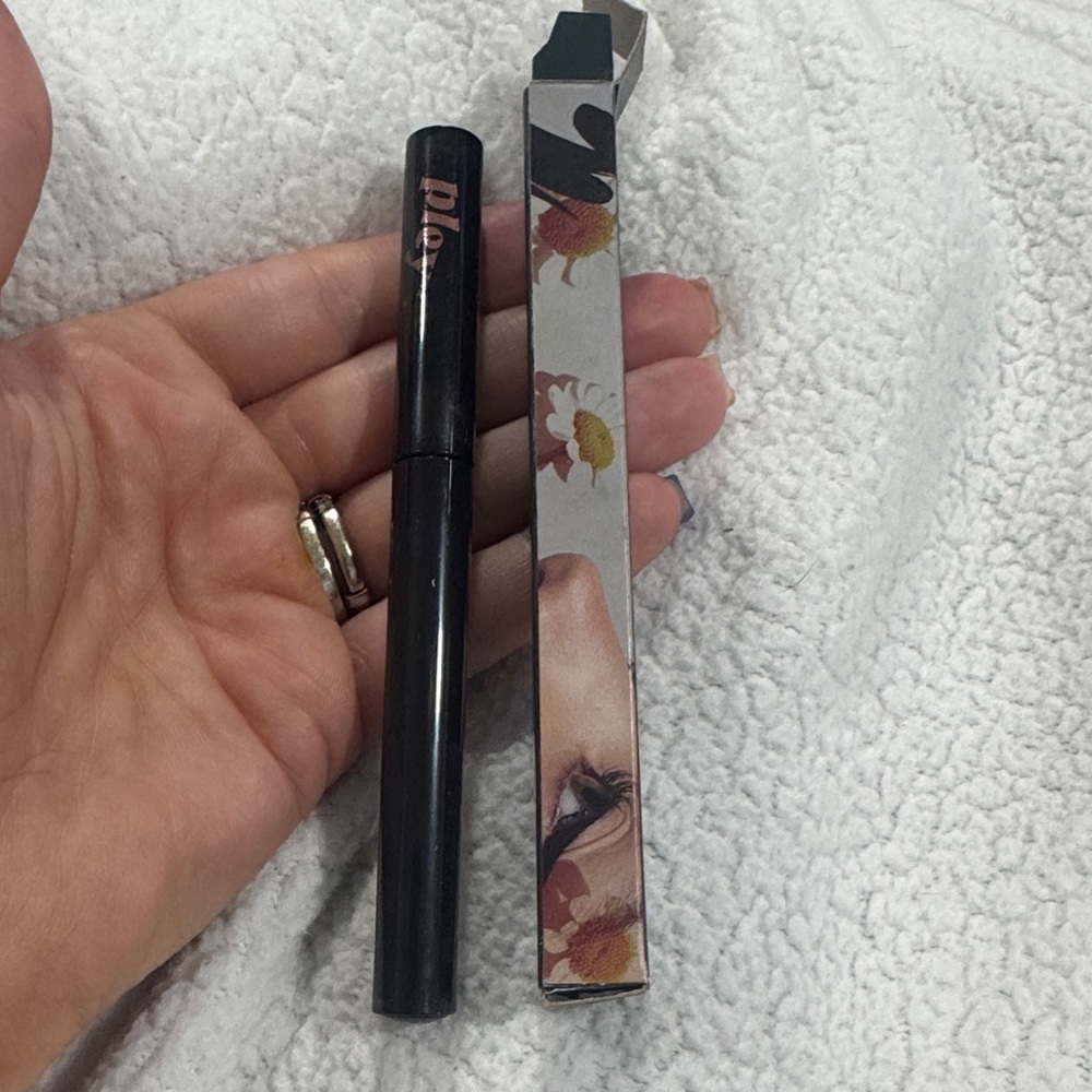 Black Eyeliner Pen